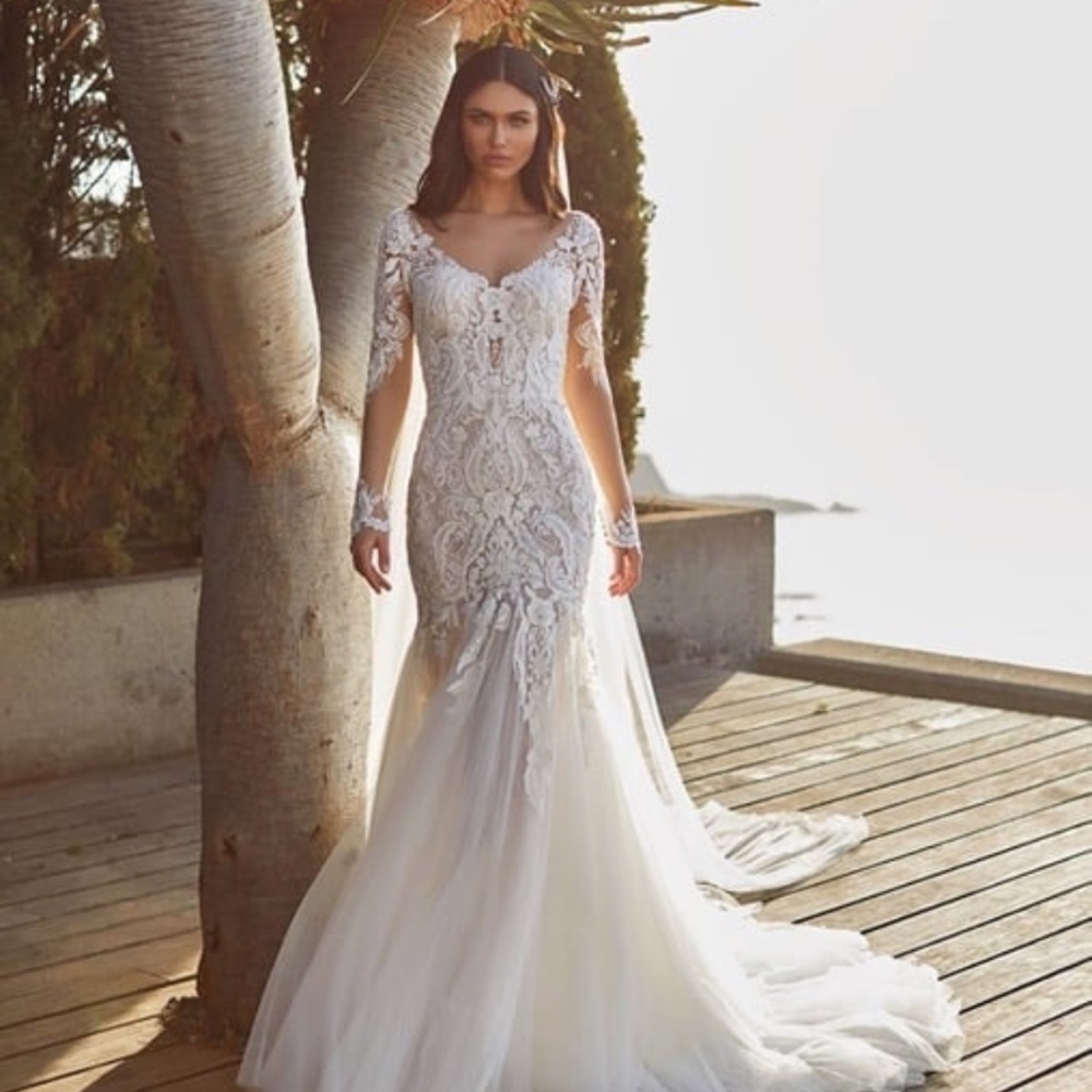 Pronovias Cypress Wedding Dress- new with tags